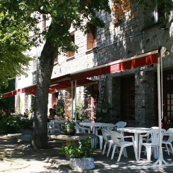 Hôtel - Pub Le Petit Bosquet, hotel in Favalello