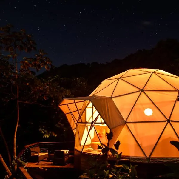 Trekker Glamping, hotel di Minca