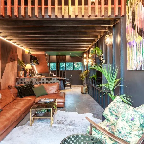 The Barn, designers dream beach hideaway, hotel a Waihi Beach