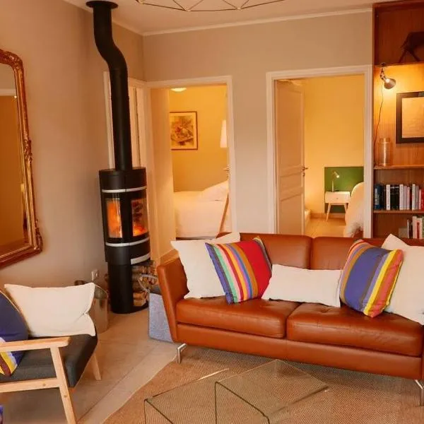 Le Hameau du Buron - "Le Petit Buron" - Option SPA, hotel v destinaci Eyzin-Pinet