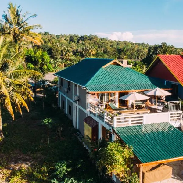 Jamburae Lodge, hotel i Hilibotodane