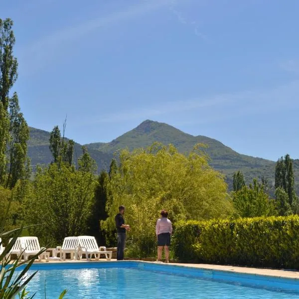 Auberge Les Sibourgs, hotel en Le Poët-Célard