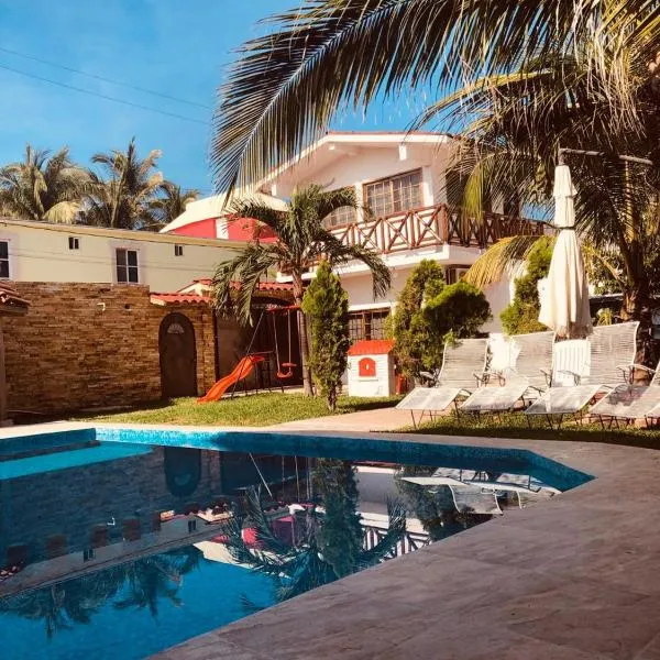 Posada Las Palmas, hotel v destinaci Coyuca