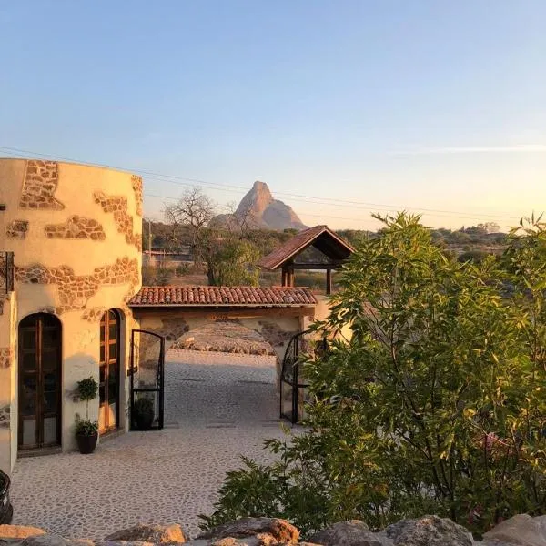 Suites Campestres Montebello, hotel in Bernal
