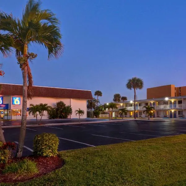 Motel 6-Cocoa Beach, FL, hotell i Cocoa Beach