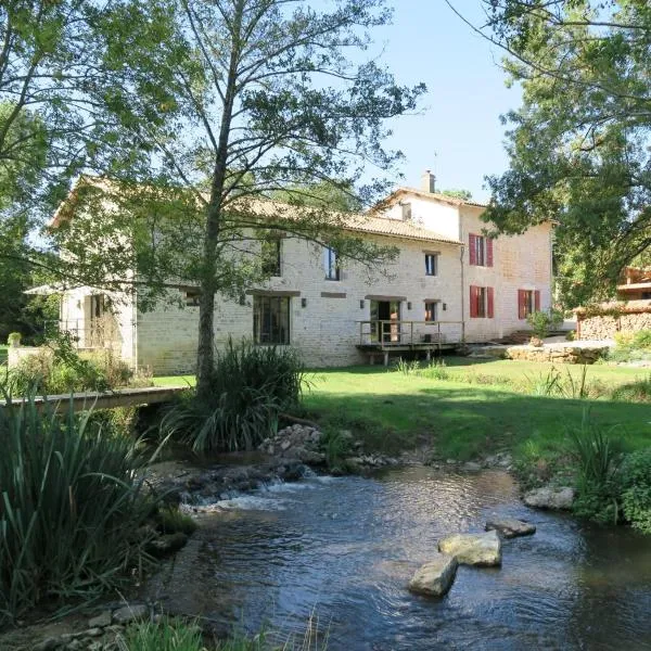 Viesnīca Le Moulin de Charzay, éco-gîte familial en Deux-Sèvres, Nouvelle Aquitaine pilsētā Brioux-sur-Boutonne