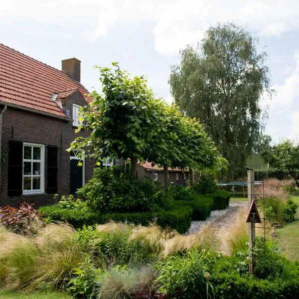 Gastenverblijf Het Voorhuis, hotel v destinácii Herpen