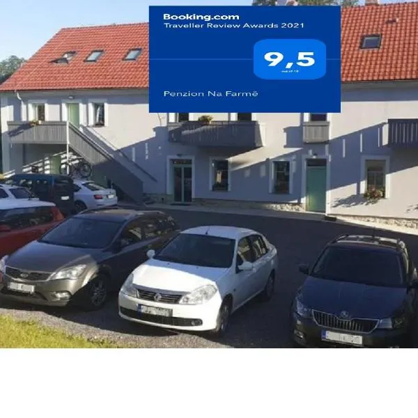 Penzion Na Farmě, hotel v destinaci Karle