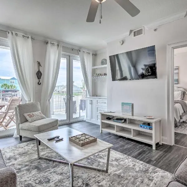 Dazzling Mexico Beach Condo - Walk to the Beach!, hotel in Mexico Beach