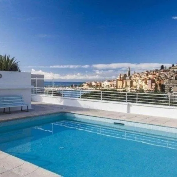 Le Lodge, T2 classé 3 étoiles avec jardin, parking, piscine & mer à 2 pas, hotel v Mentonu