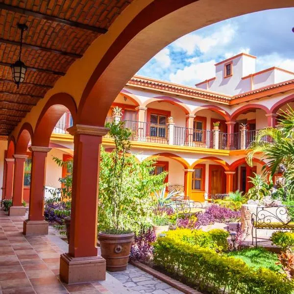 Encanto de la Sierra Hotel, hotel di Talpa de Allende