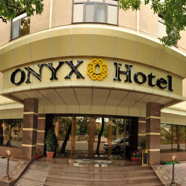 Onyx Hotel Bishkek, hotell i Bisjkek