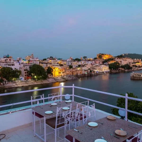 Hanuman Ghat Boutique Stays On Lake Pichola