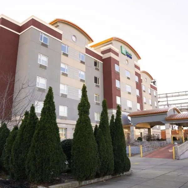 South Ozone Park에 위치한 호텔 홀리데이 인 익스프레스 마스페스(Holiday Inn Express Maspeth, an IHG Hotel)