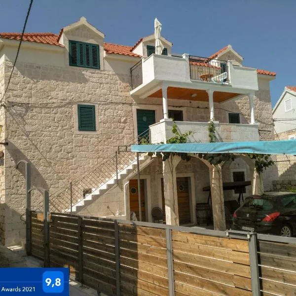 Apartment BUGA, hotel i Slatine