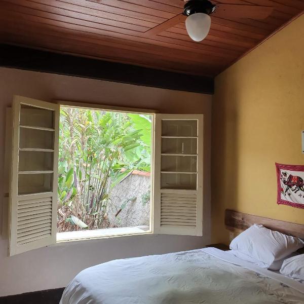 "Chalé Balines Oroboro" 1 - Casa com jardim de 150 m e cozinha completa em Macacos - Foto 2