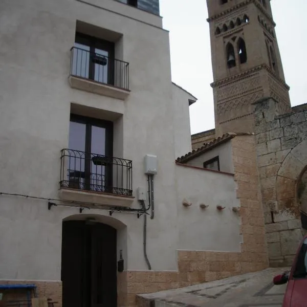 Hostel El Castillo, hotel in Villarroya de la Sierra