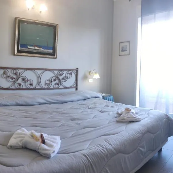 Viesnīca Ares Hotel pilsētā Sandžovanni la Punta