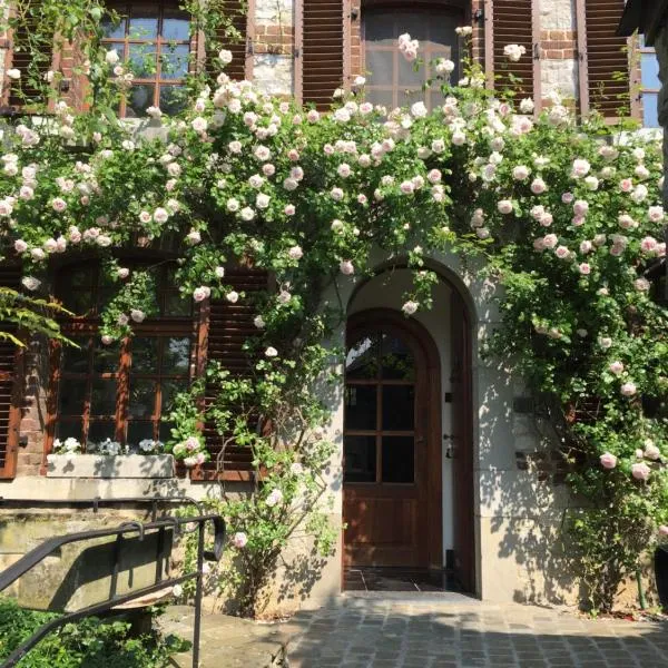 Le Chénia, hotel en Burdinne