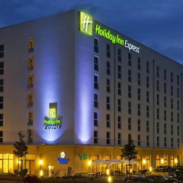 Holiday Inn Express Nürnberg-Schwabach, hotell i Schwanstetten