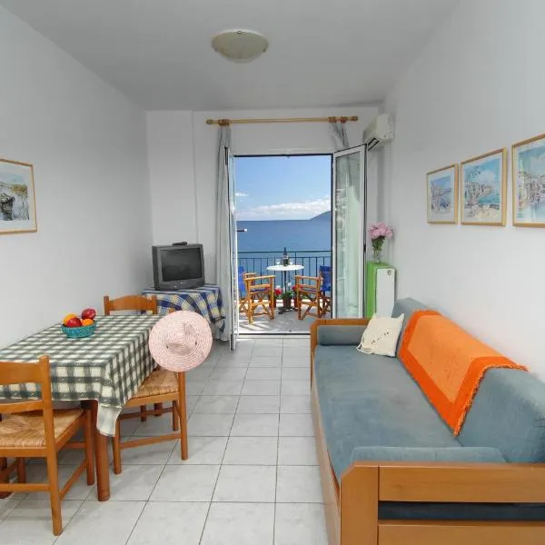 Alexis Studios and Apartments, hotel di Ayia Evfimia