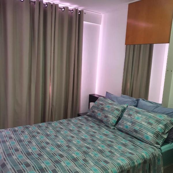 NA BEIRA MAR DE PAJUCARA- EDIF NEO- APARTAMENTO QUARTO E SALA -TEM VARANDA- VISTA LATERAL DO MAR- RUA JULIO PLECH FILHO 60 ESQUINA COM AVENIDA DOUTOR ANTONIO GOUVEIA - CONSUMO ELETRICO É PAGO No CKECK-OUT 1KWH É 1,35 REIAS - TEM TELA DE PROTEÇÃO - Foto 2