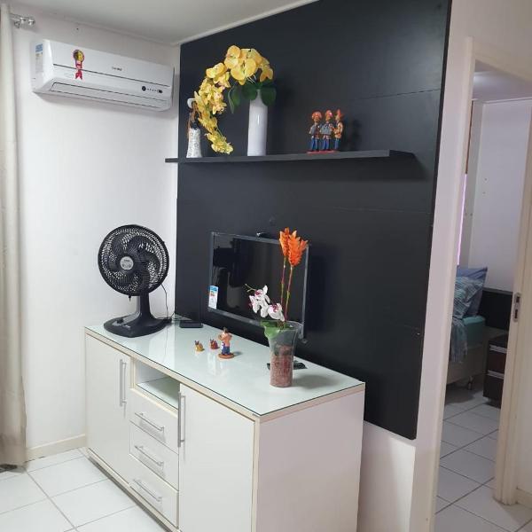 NA BEIRA MAR DE PAJUCARA- EDIF NEO- APARTAMENTO QUARTO E SALA -TEM VARANDA- VISTA LATERAL DO MAR- RUA JULIO PLECH FILHO 60 ESQUINA COM AVENIDA DOUTOR ANTONIO GOUVEIA - CONSUMO ELETRICO É PAGO No CKECK-OUT 1KWH É 1,35 REIAS - TEM TELA DE PROTEÇÃO - Foto 3