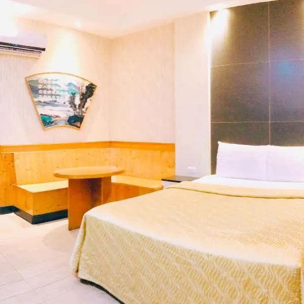 楓情汽車旅館, hotel v destinaci Pching-tung