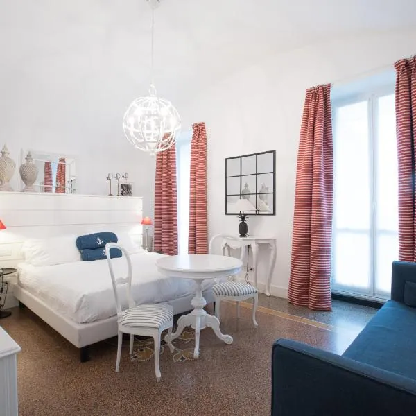 Hotel Marina Charming Rooms, hótel í Finale Ligure