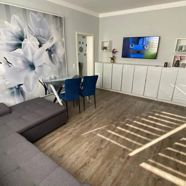 STAYWELL XXL Für 7 I Parkplatz I Küche I Netflix, hotel in Paderborn
