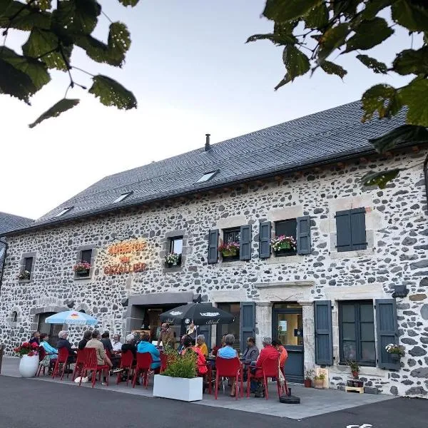 Auberge du Cezallier, hotel v destinaci Montgreleix