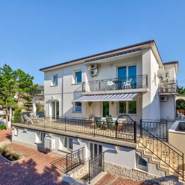 Seaside Guesthouse by JR City Apartments, hotel v destinaci Jadranovo