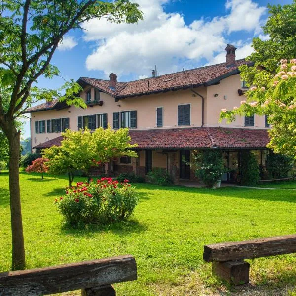 Cascina Papa Mora, hotell i Cellarengo