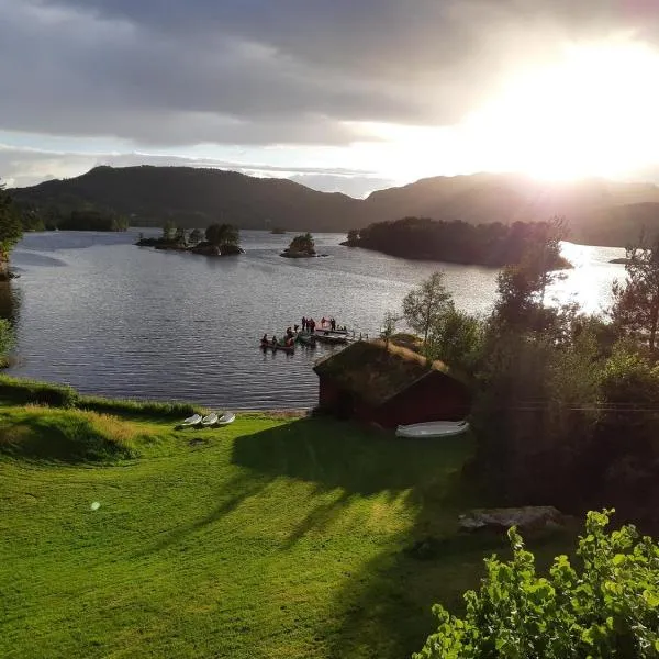 Teigen Leirstad, feriehus og hytter, hotel in Nyttingsnes