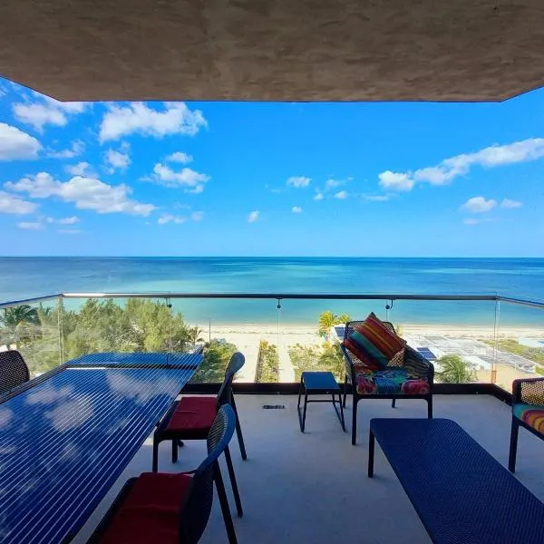 Ocean views from all the bedrooms of this Deluxe beachfront Condo, Paradise, hotel em San Benito