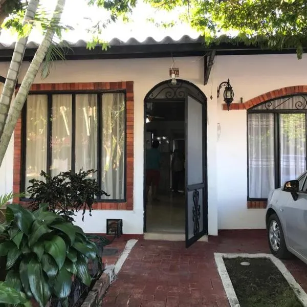 Casa Santa Mónica, hotel in Flandes