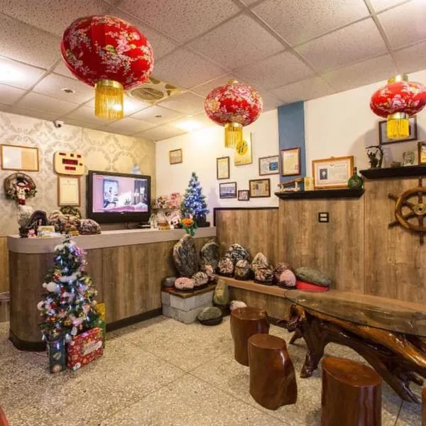 Gui Ren Sha Cheng Guest House, hotel v destinaci Chenggong