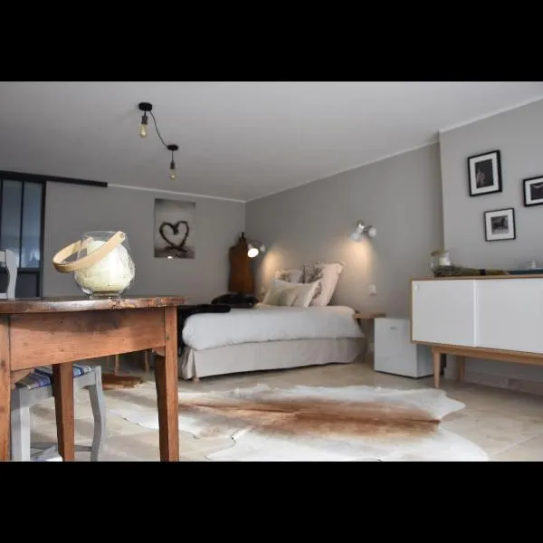 La secrète chambre de la tour, hotel in Orgon