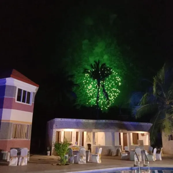 coral beach resort, hotel in Mahabalipuram