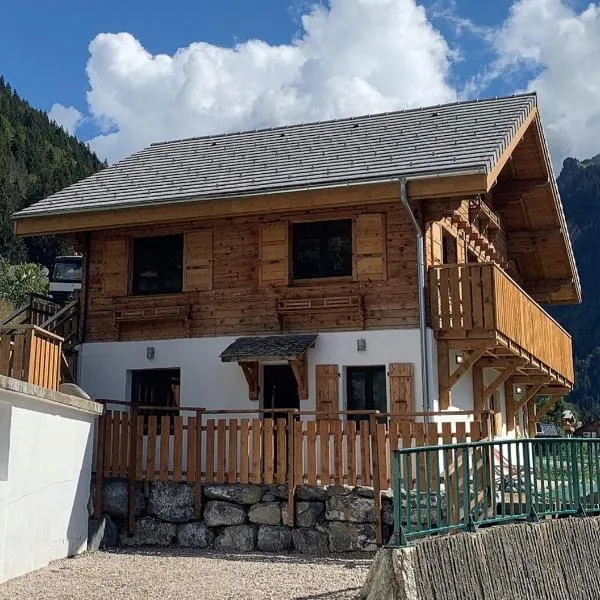 Just Morzine - Chalet Luna, hotel in Morzine