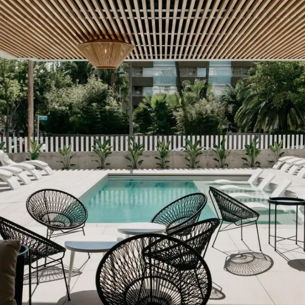 Instants Boutique Hotel, hotel v destinaci Cambrils