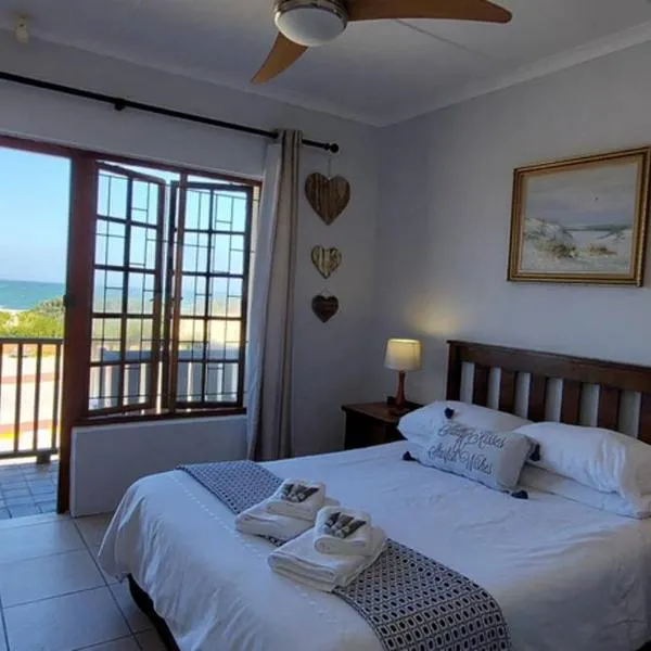 12 Settler Sands Beachfront cottage with sea view, hotel in Port Alfred