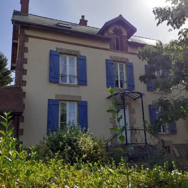 Le Gîte de l Andarge, hotel v destinaci Verneuil