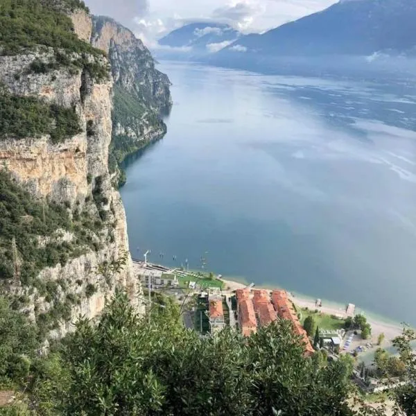 Antica Campione Rooms & Hostel, hótel í Campione del Garda