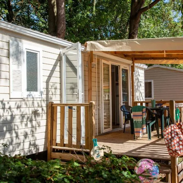 Camping de Montlouis-sur-Loire, Hotel in Montlouis-sur-Loire