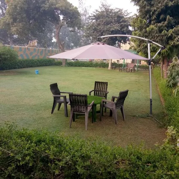 Radha Krishna Dham, hotel in Vrindāvan