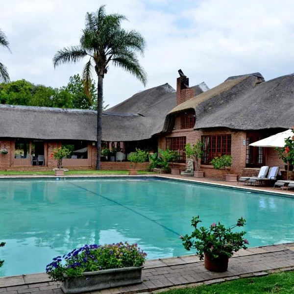 Owls Loft Guest House, hotel di Midrand