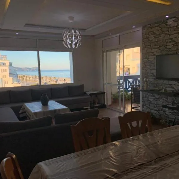 Duplex vu sur mer, hotel em Martil