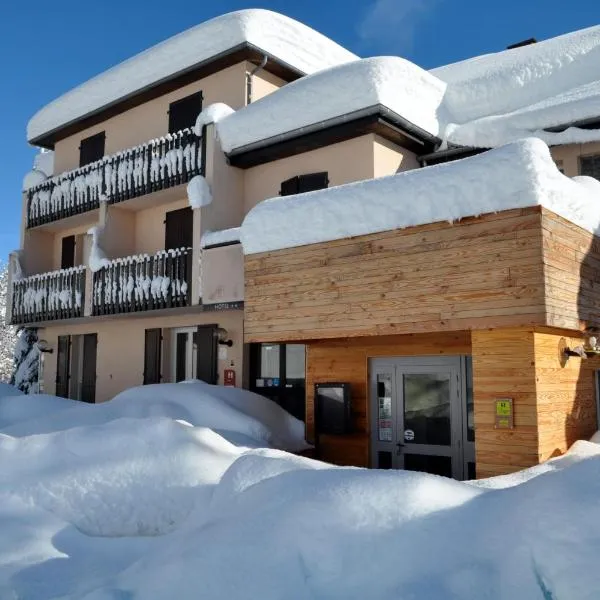 Logis Hôtel Le Griou, hotel v destinácii Saint-Jacques-des-Blats