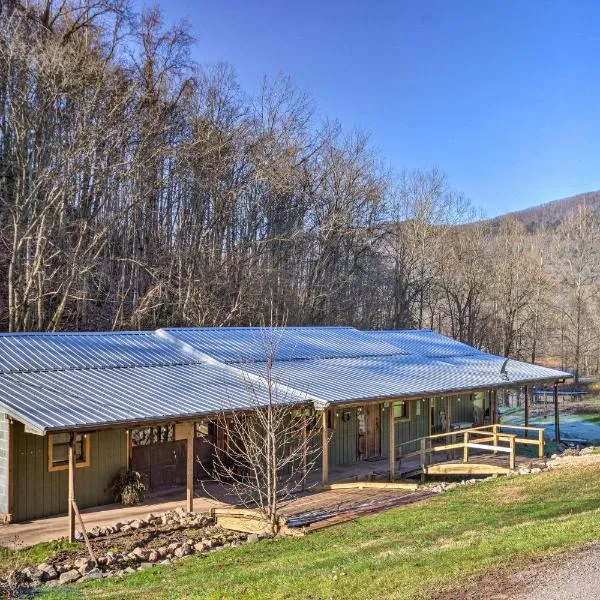 Pet-Friendly Blue Ridge, Cherokee Forest Retreat!, hotel in Greeneville